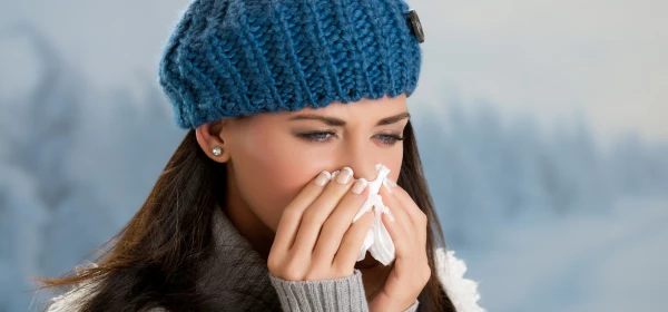 Plísně a roztoči – viníci zimních alergií